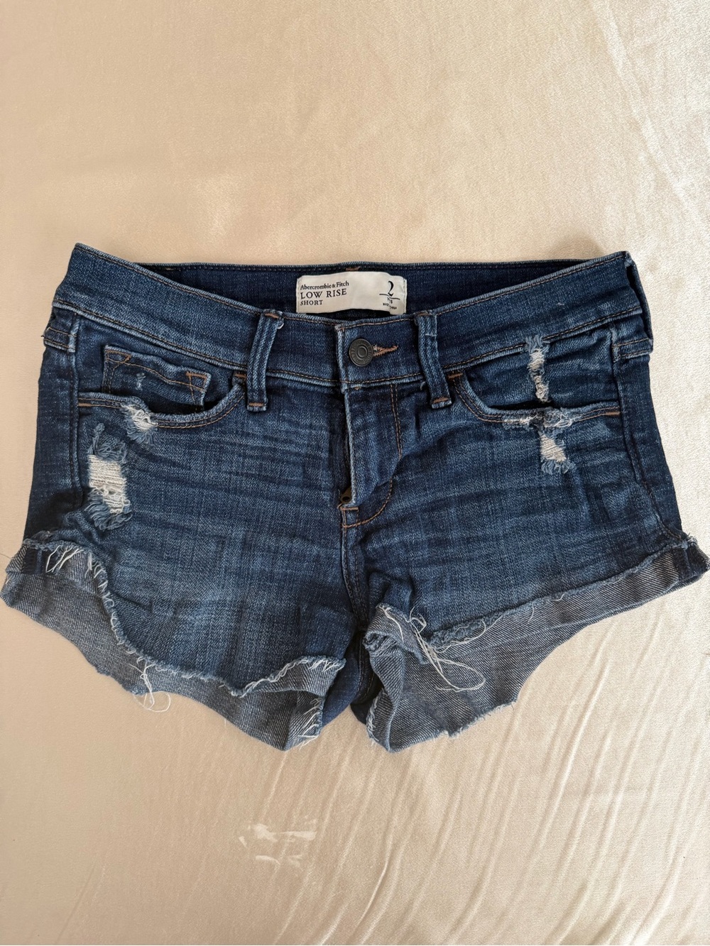 Abercrombie & Fitch Women's Low Rise Distressed Denim Cutoff Shorts Size 2 (W26)